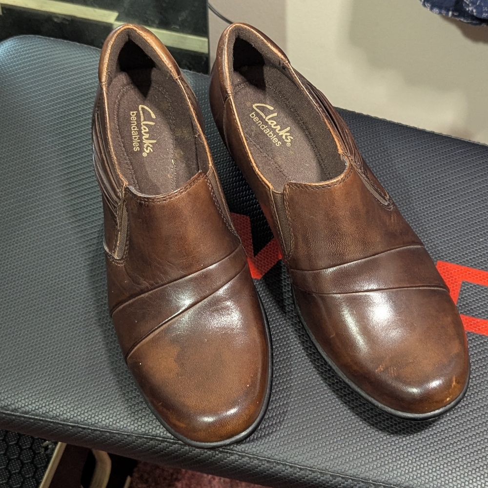 Clarks Womens Brown Leather Slip On Comfort Shoes Size 8 NWOT Work Office Casual